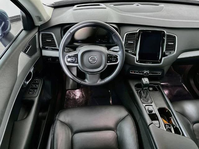 2022 Volvo XC90 T5 Momentum 7 Passenger