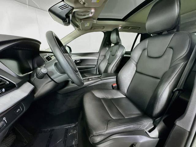 2022 Volvo XC90 T5 Momentum 7 Passenger
