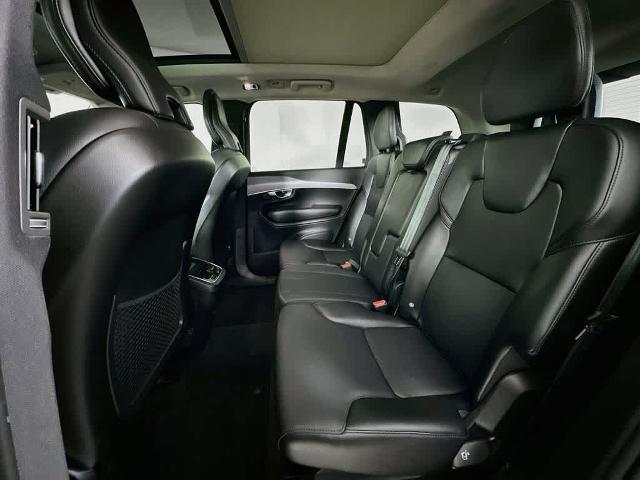 2022 Volvo XC90 T5 Momentum 7 Passenger