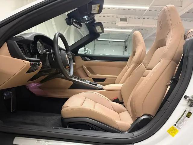 2024 Porsche 911 Carrera Cabriolet