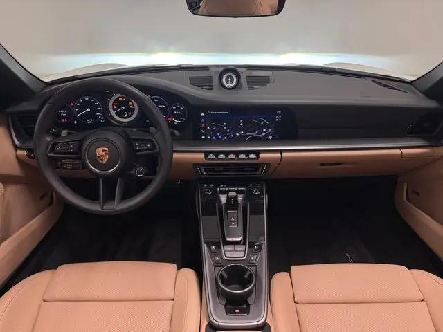 2024 Porsche 911 Carrera Cabriolet