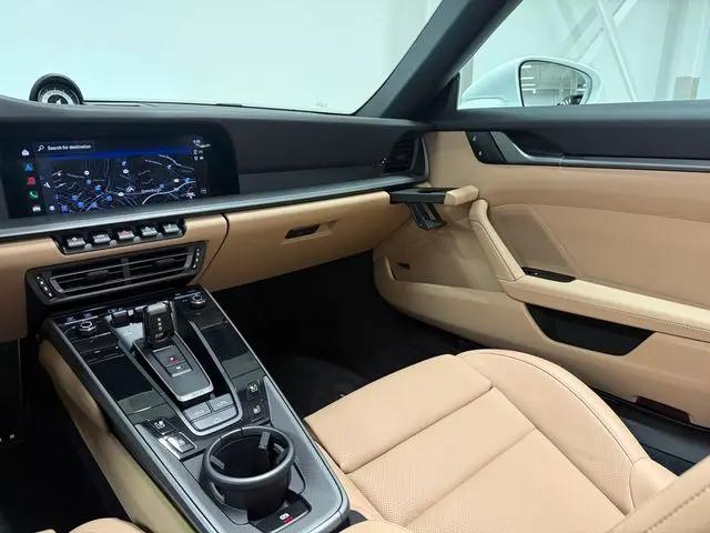 2024 Porsche 911 Carrera Cabriolet