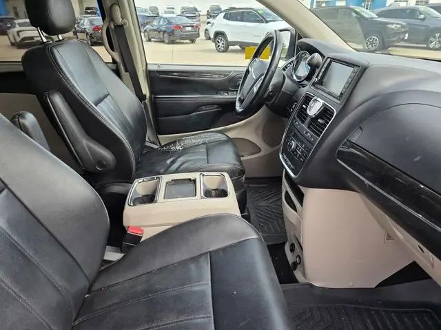 2015 Chrysler Town & Country Touring