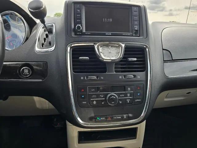 2015 Chrysler Town & Country Touring