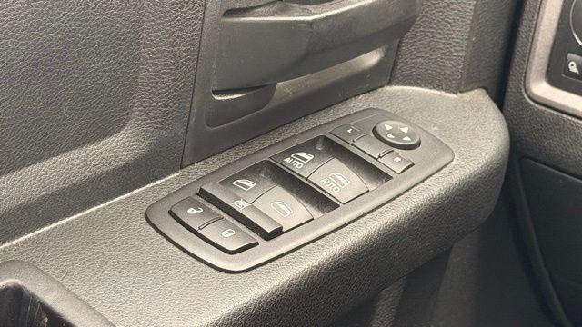 2017 Ram 1500 Express Crew Cab 4x4 5'7" Box