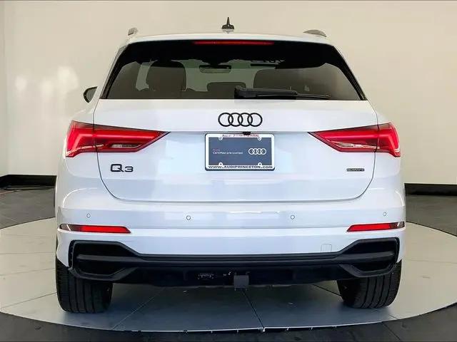 2025 Audi Q3 Premium 45 TFSI S line quattro Tiptronic