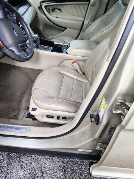 2010 Ford Taurus Limited