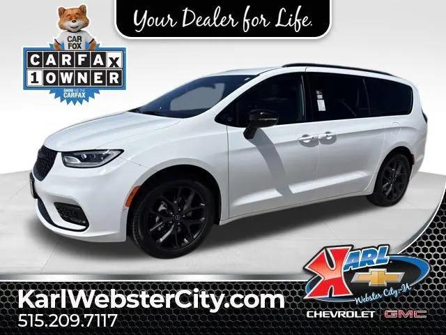 2026 Chrysler Pacifica Select for sale in Webster City, IA