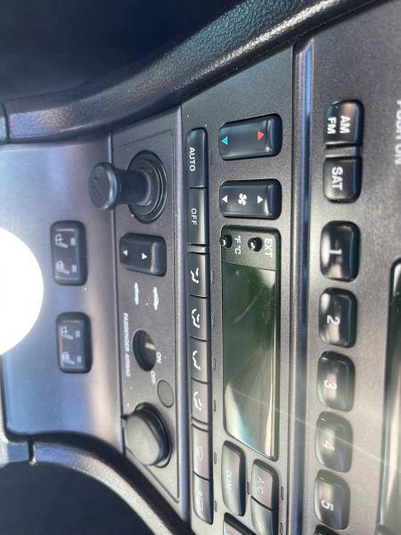 2004 Ford Thunderbird Base