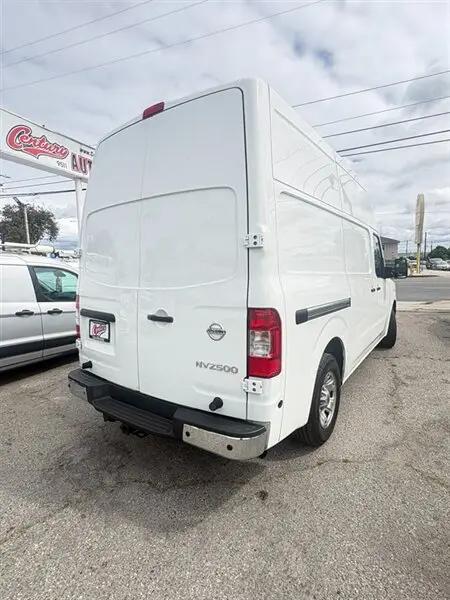 2019 Nissan 2500 SV V8
