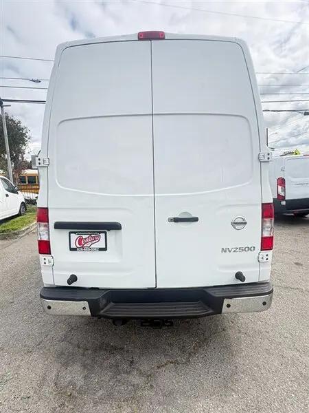 2019 Nissan 2500 SV V8