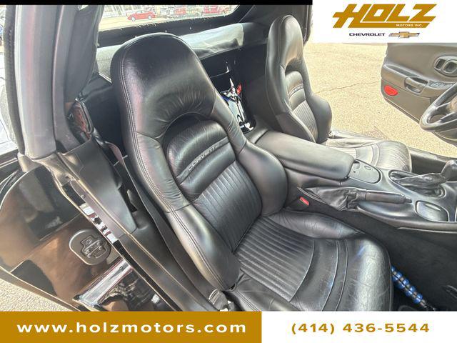 2001 Chevrolet Corvette Base