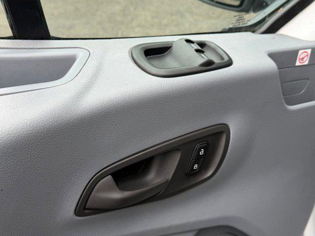 2019 Ford Transit 130 WB Low Roof Cargo