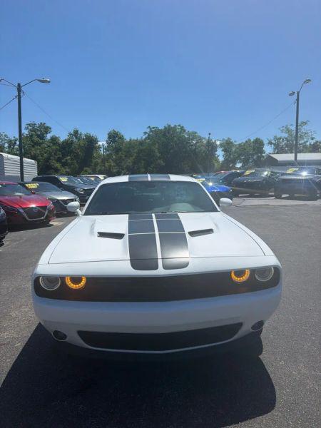 2017 Dodge Challenger SXT Plus