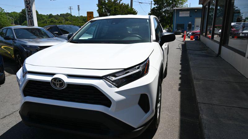 2024 Toyota RAV4 LE