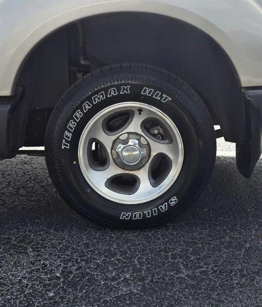 2005 Ford Explorer Sport Trac XLS