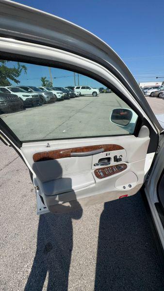 2001 Lincoln Town Car Cartier