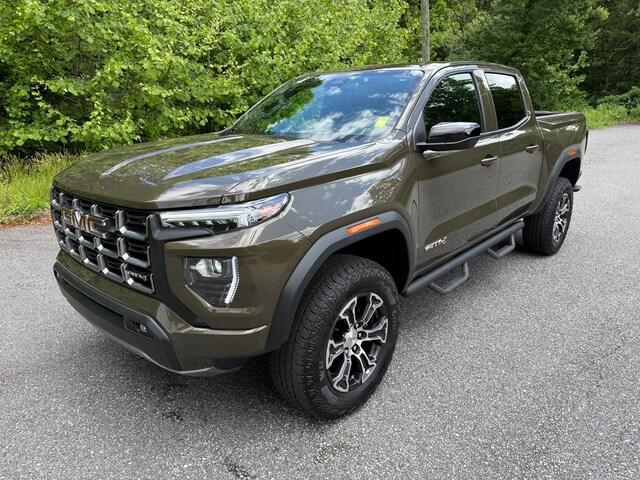 2025 GMC Canyon 4WD AT4