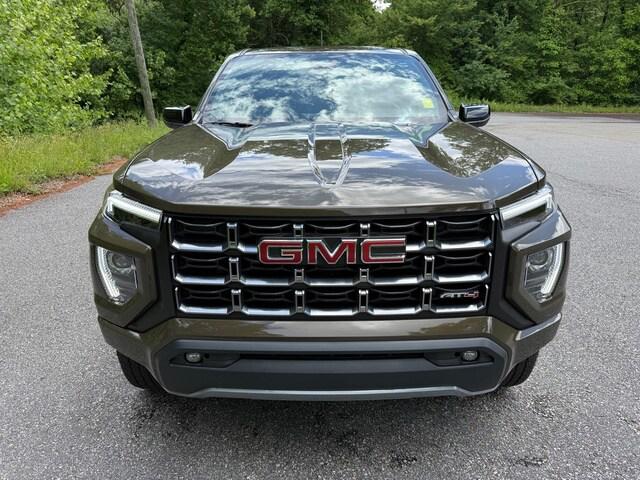 2025 GMC Canyon 4WD AT4