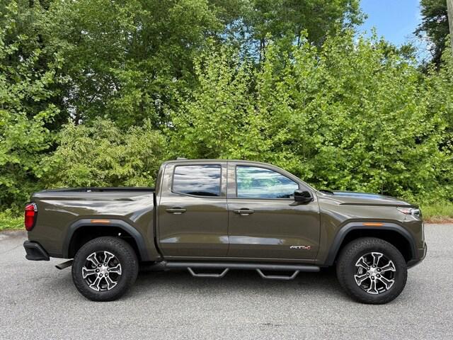 2025 GMC Canyon 4WD AT4