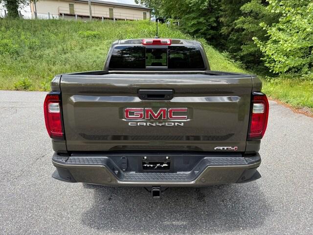 2025 GMC Canyon 4WD AT4