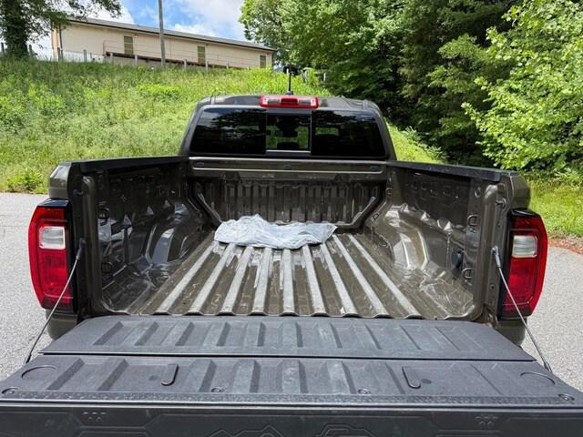 2025 GMC Canyon 4WD AT4