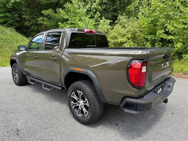 2025 GMC Canyon 4WD AT4