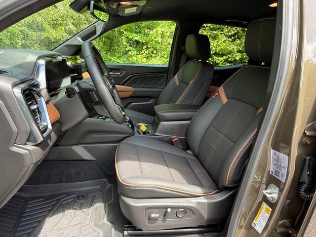 2025 GMC Canyon 4WD AT4