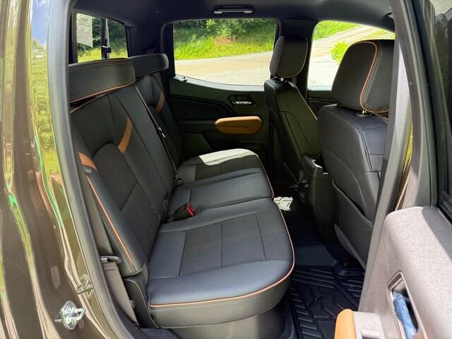 2025 GMC Canyon 4WD AT4