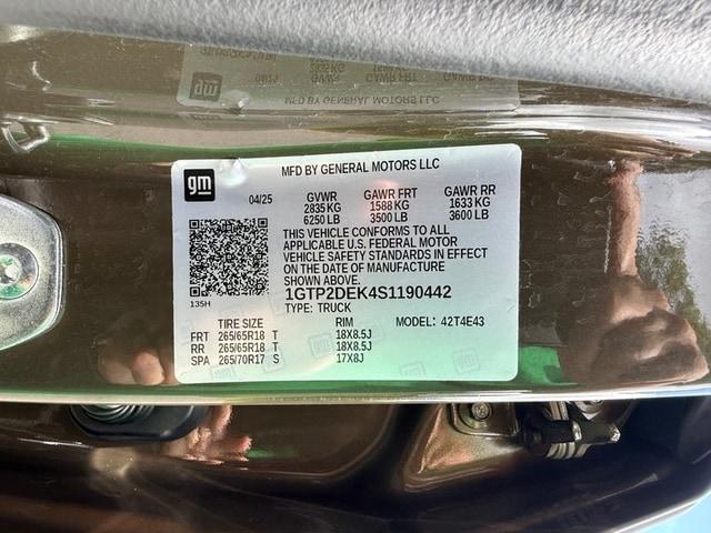2025 GMC Canyon 4WD AT4