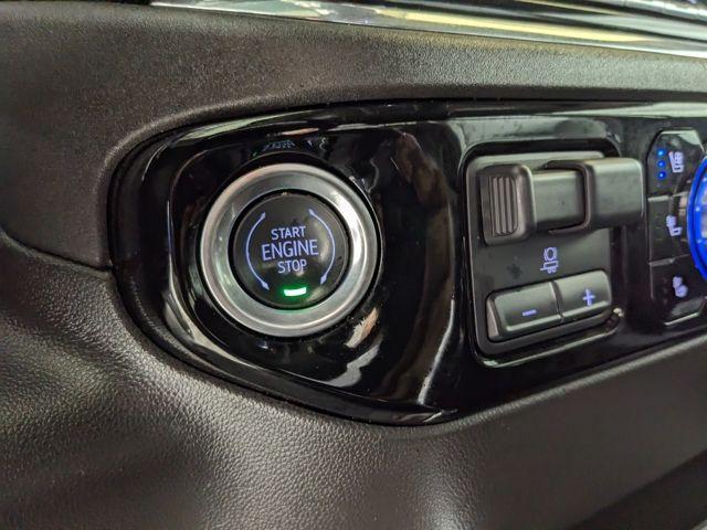 2024 GMC Sierra 1500 4WD Crew Cab Short Box SLT