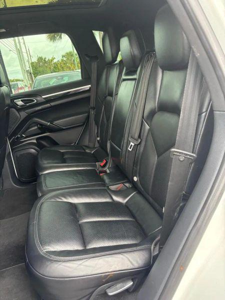 2016 Porsche Cayenne Base