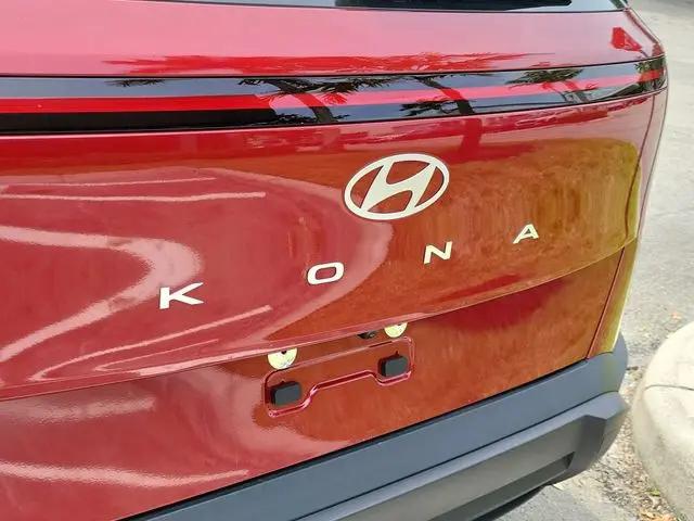2025 Hyundai Kona SE
