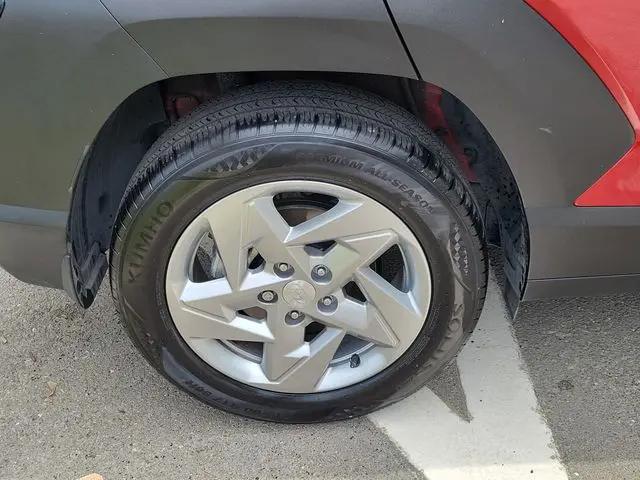 2025 Hyundai Kona SE