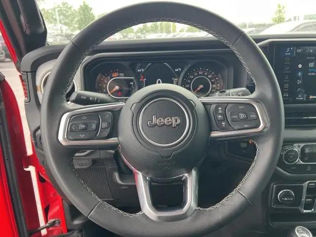 2025 Jeep Wrangler 4-Door Sahara 4x4