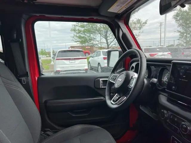 2025 Jeep Wrangler 4-Door Sahara 4x4