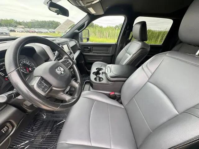 2024 Ram 3500 Tradesman Crew Cab 4x4 8' Box