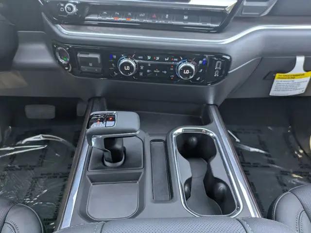 2026 GMC Sierra 1500 Crew Cab, Short Bed, SLT, 4WD