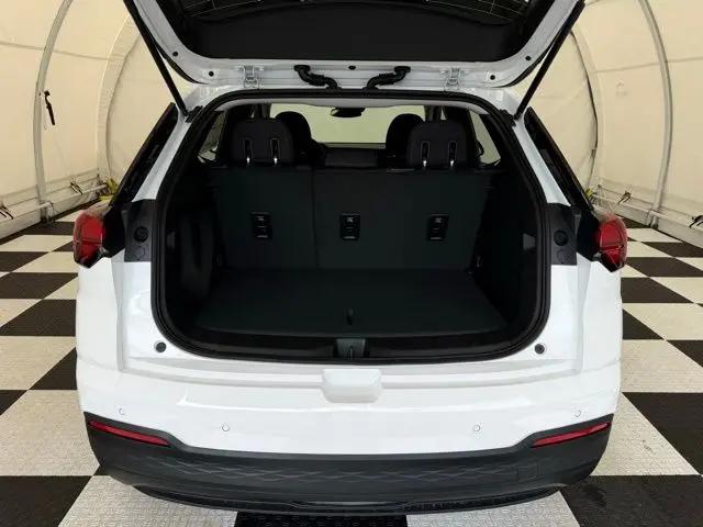 2027 Chevrolet Bolt LT FWD
