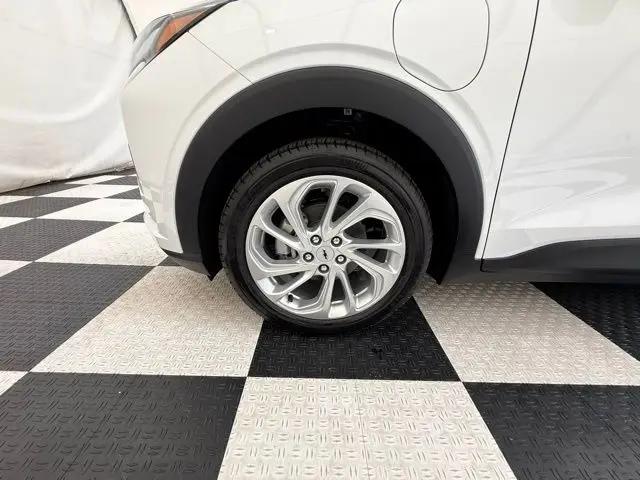 2027 Chevrolet Bolt LT FWD