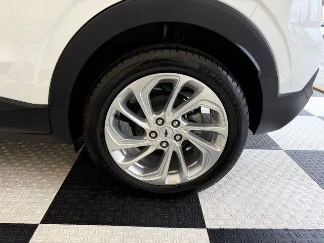 2027 Chevrolet Bolt LT FWD