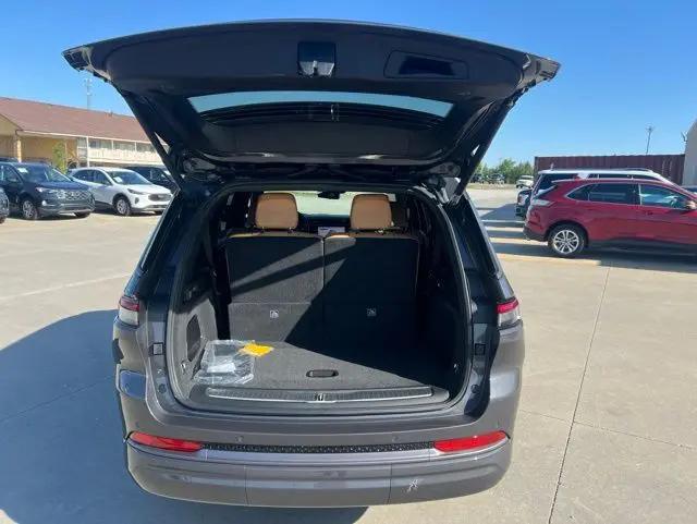 2026 Jeep Grand Cherokee L Summit 4x4