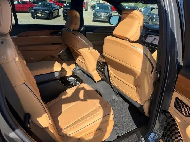 2026 Jeep Grand Cherokee L Summit 4x4
