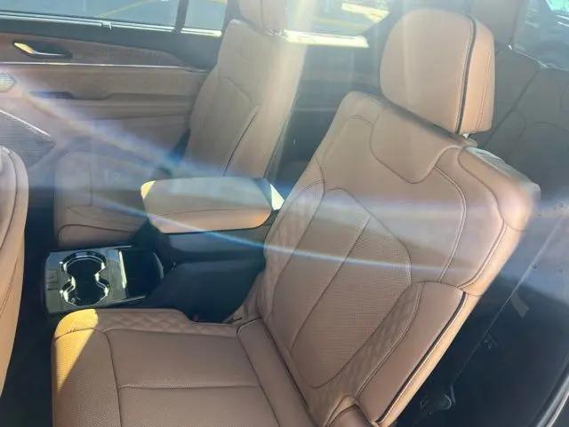 2026 Jeep Grand Cherokee L Summit 4x4