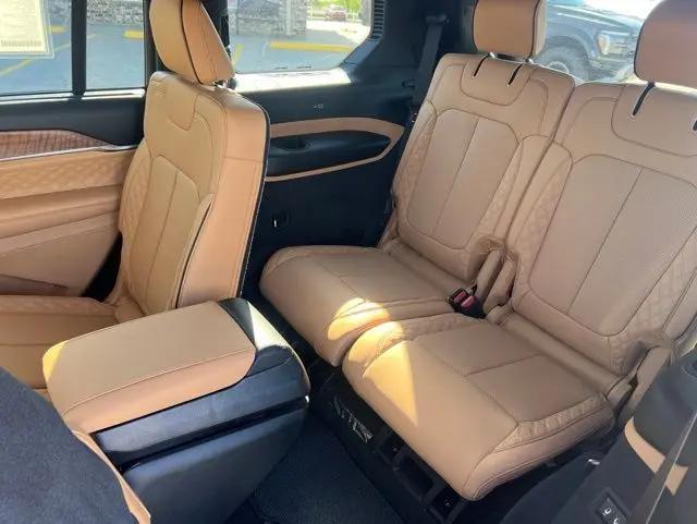 2026 Jeep Grand Cherokee L Summit 4x4