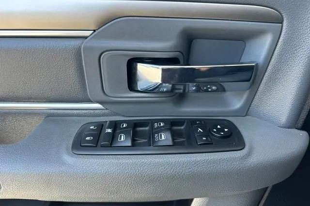 2019 Ram 1500 Classic SLT Crew Cab 4x4 5'7" Box