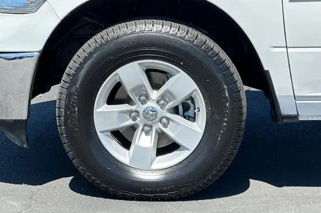 2019 Ram 1500 Classic SLT Crew Cab 4x4 5'7" Box