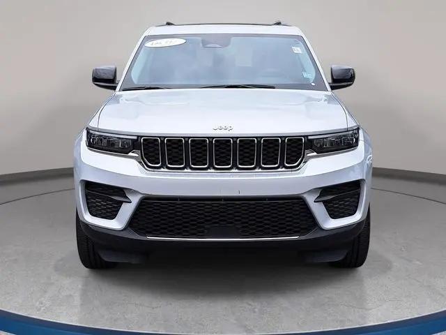 2023 Jeep Grand Cherokee Laredo X 4x4