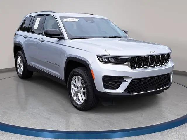 2023 Jeep Grand Cherokee Laredo X 4x4