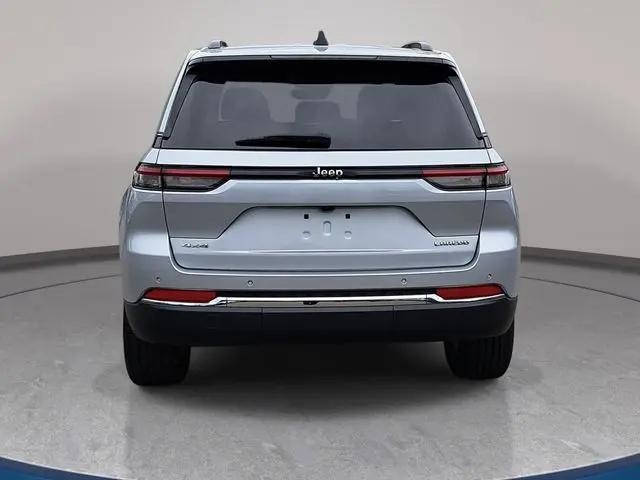 2023 Jeep Grand Cherokee Laredo X 4x4
